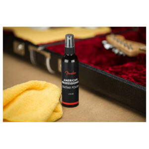 Fender – Guitar Care Kit – Instrument Polish & Microfibre Cloth 3